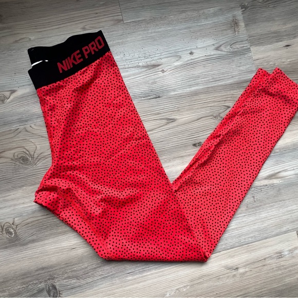 NIKE 685125 Pro Warm Snow Tight NIKE WOMEN'S  Red Black Running Tights Small S - Picture 1 of 7